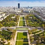 Charming Apartment Near The Eiffel Tower